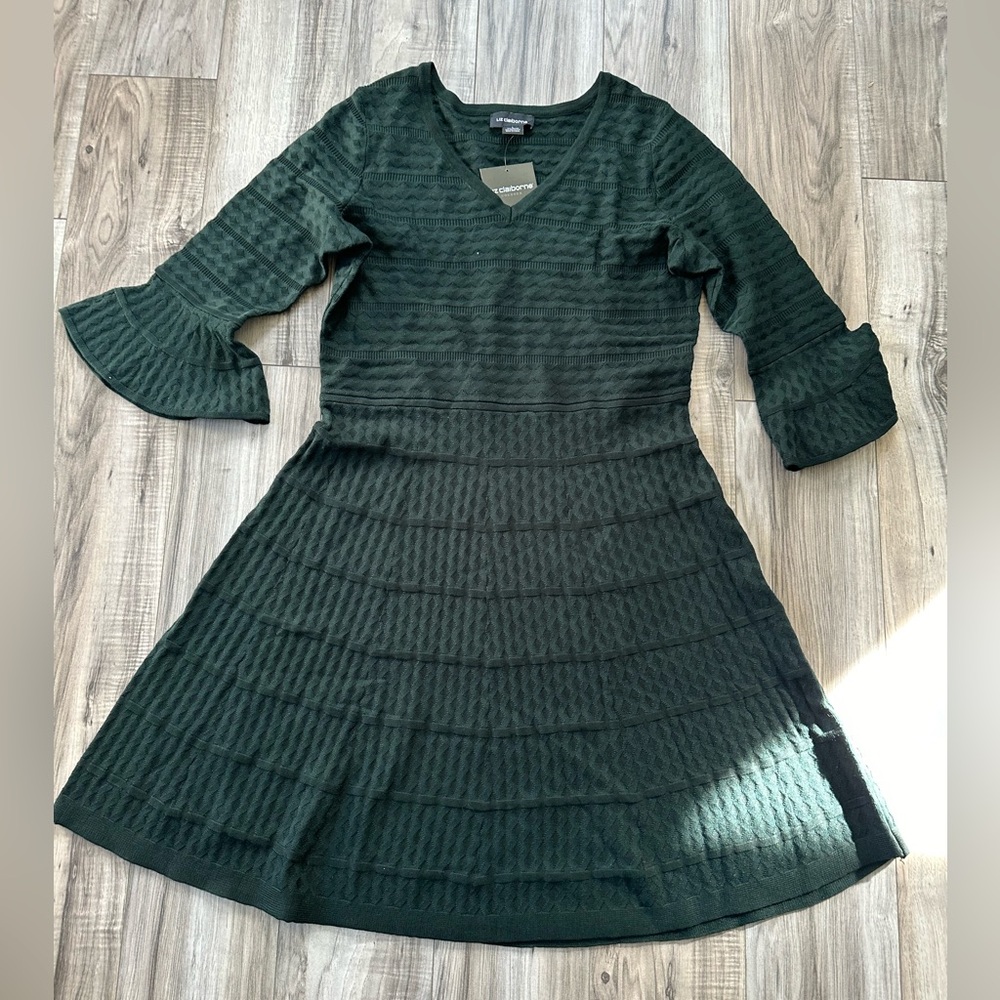 NWT Liz Claiborne Knit V Neck 3/4 Sleeve Pattern Dress in Green Size Large